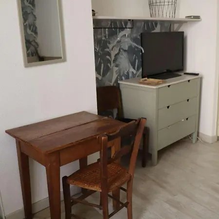 Agreables Avec Terrasse Sur Jardin Apartmán