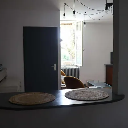 Agreables Avec Terrasse Sur Jardin Apartmán