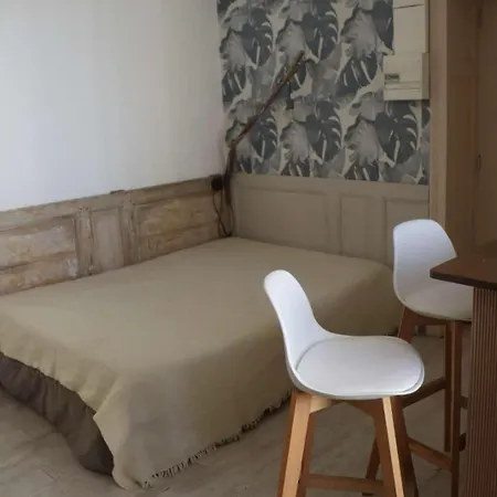 Agreables Avec Terrasse Sur Jardin Apartmán *